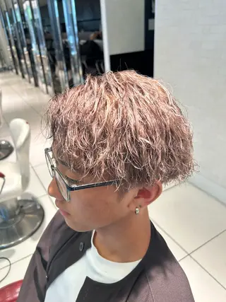 ショート カラー パーマ 小沼 正悟のヘアスタイル