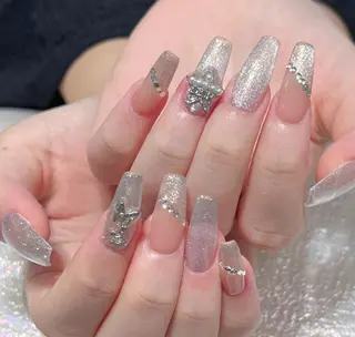 ネイル Queens テイのネイルデザイン