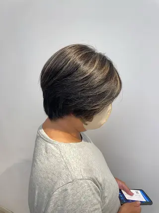 カラー MINDS LINO Reinaのヘアスタイル