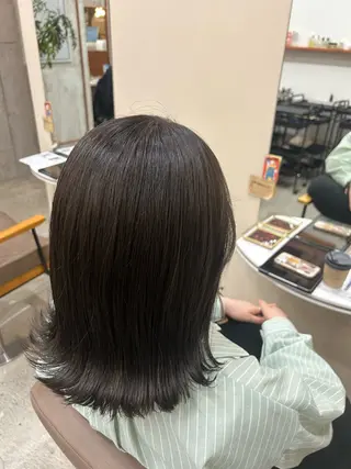 ミディアム カラー 顔周りレイヤー/ ふわあいりのヘアスタイル
