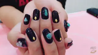 ショート SINCERELY シンシアリー🌈のネイルデザイン