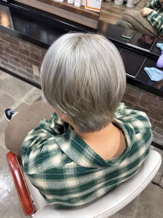 ショート カラー ヘアアレンジ イツキ🌕デザインカ ラー🥨髪質改善🫧のヘアスタイル