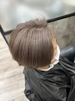 ショート カラー ヘアテラス エムナラテンのヘアスタイル