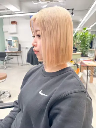 ショート Hug👩🏼‍🦱 ハイトーンボブ特化のヘアスタイル