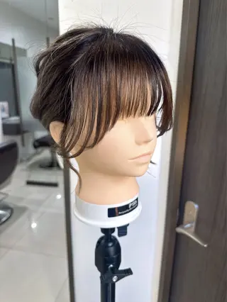 ミディアム レイヤー 艶々カラーのヘアスタイル