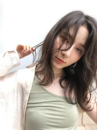 ミディアム カラー RUKA 美容院×ネイリストのヘアスタイル