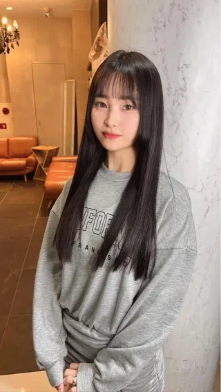 ロング 福岡縮毛矯正✨️ ストレート 向井和輝のヘアスタイル