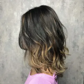 セミロング カラー ヘアアレンジ Zina渋谷エリア マネージャShionのヘアスタイル