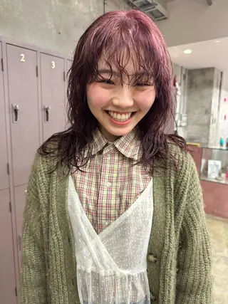 セミロング カラー パーマ myu 🐈‍⬛のヘアスタイル