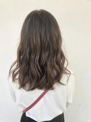 ミディアム カラー 東條 克義のヘアスタイル