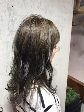 カラー 坂野 結子のヘアスタイル