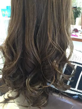 ロング カラー Licola リコラのヘアスタイル