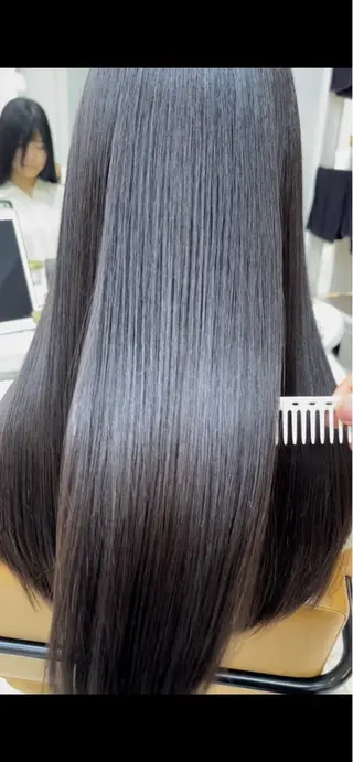 セミロング 中顔面短縮 顔まわり新田大翔のヘアスタイル