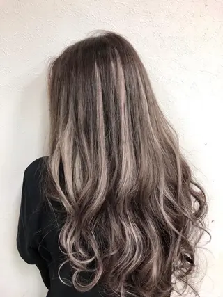 カラー ダブルスキルエクステ /羽エクステ白石宇由のヘアスタイル