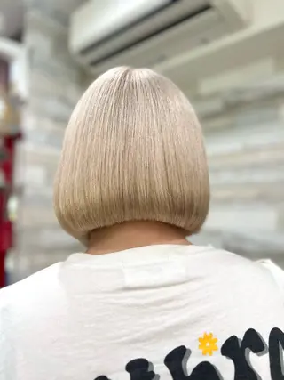 ショート カラー 看板犬がお出迎え◎ 初めてでも安心◎のヘアスタイル