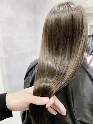 ロング カラー _WHITE 難波本店のヘアスタイル