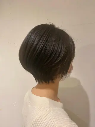 ショート shiori ﾍﾞｰｼﾞｭｶﾗｰのヘアスタイル