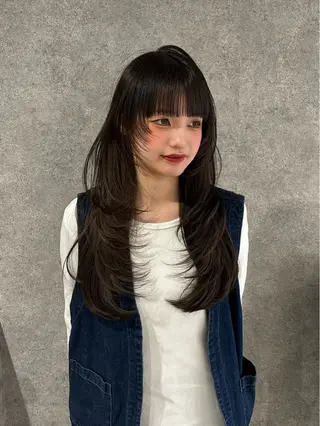 ロング カラー 紅都🫧透明感 水光カラー🫧のヘアスタイル