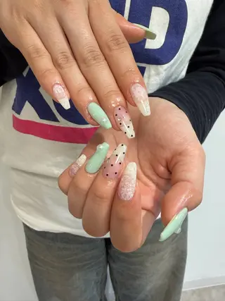 セミロング 尾張 玖羽のネイルデザイン