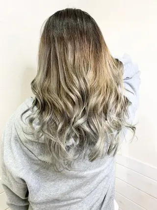 ロング カラー lucia RYOのヘアスタイル