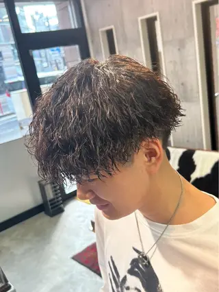 ミディアム 👑パーマの王様👑 【メンズ専門店】のヘアスタイル