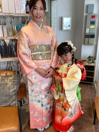 キッズ あやかショート 白髪ぼかしのヘアスタイル