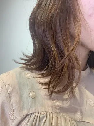 カラー イズミ ナナコのヘアスタイル