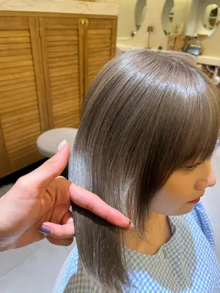 セミロング カラー yiye shioriのヘアスタイル