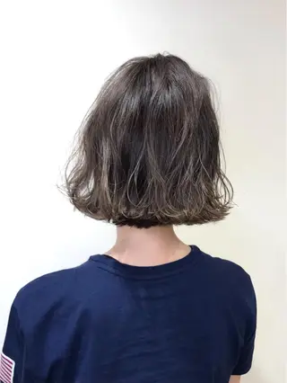 ショート カラー ボブ・レイヤーカット 吉敷航一のヘアスタイル