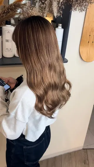 ロング カラー ❣️ハイトーン❣️ BLUE&Co.のヘアスタイル