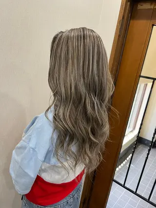 カラー 江波戸 恵のヘアスタイル