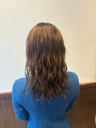 ミディアム パーマ 根本 真帆のヘアスタイル