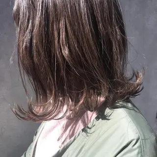 ミディアム 🩵FERIA 桃山台　足立あゆみのヘアスタイル