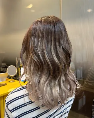 ミディアム カラー ハイトーン/デザイン カラー/大輔のヘアスタイル