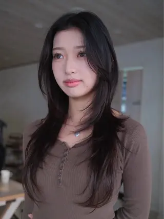 セミロング ayano/パーマ/ 暖色カラーのヘアスタイル