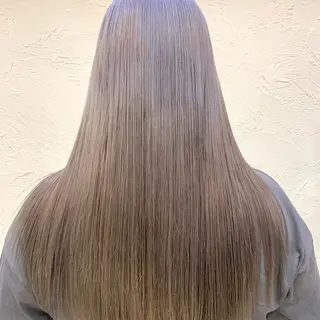 ロング ブリーチ🌈ハイトー ンカラー ✨アニカ✨のヘアスタイル