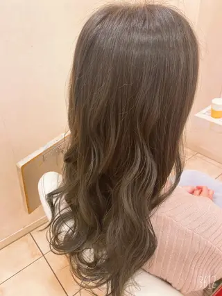 ロング カラー 斎藤 彩香のヘアスタイル