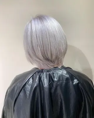 ショート カラー 渋谷🤍ブリーチ エクステ🤍アミルのヘアスタイル