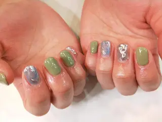 ネイル はばすみれ🎀ﾈｲﾙ 光ﾌｪｲｼｬﾙ ﾍｱのネイルデザイン