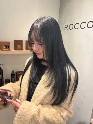 ロング アイナ ROCCOのヘアスタイル