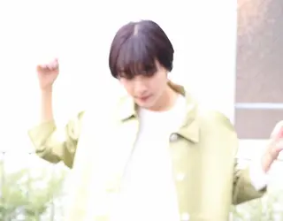 ショート カラー 中川 茜里のヘアスタイル
