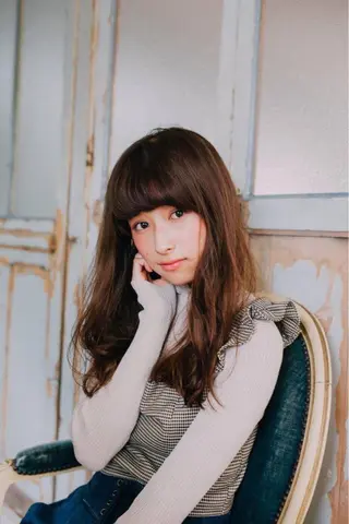 ロング 佐藤 香織のヘアスタイル