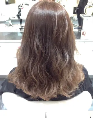 ミディアム カラー 透明感カラー 松田晃代のヘアスタイル