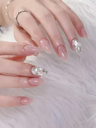 ネイル グロー ネイルのネイルデザイン