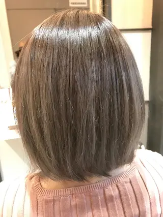 ミディアム Avery SHINのヘアスタイル