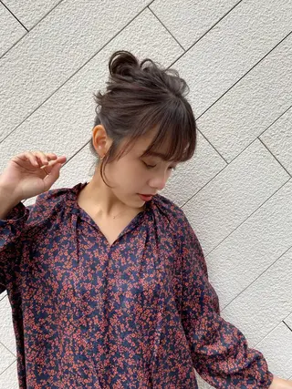 ロング カラー ヘアアレンジ コテ巻き風パーマ 韓国風パーマ 無重力のヘアスタイル