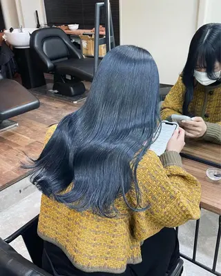 ミディアム カラー パーマ ヘアアレンジ メンズ キッズ ネイル マツエク・マツパ アイブロウ 切りっぱなしヘアボブ ミディアムヘアRYOのヘアスタイル