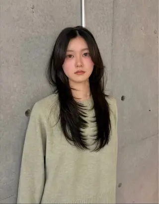 セミロング レイヤーカット/ ハッシュカット/草田のヘアスタイル