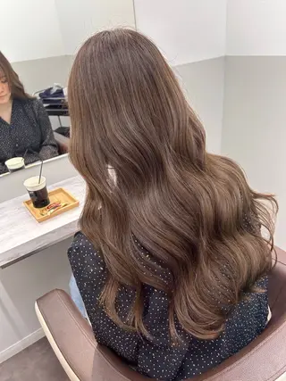 ロング カラー 薄田 珠美のヘアスタイル