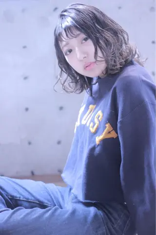 ミディアム カラー 及川 光のヘアスタイル